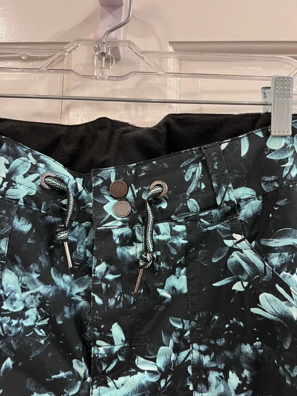 Roxy Nadia Printed Flower Women's Snowboard Pants - True Black Akio, Size Large - Picture 9 of 15